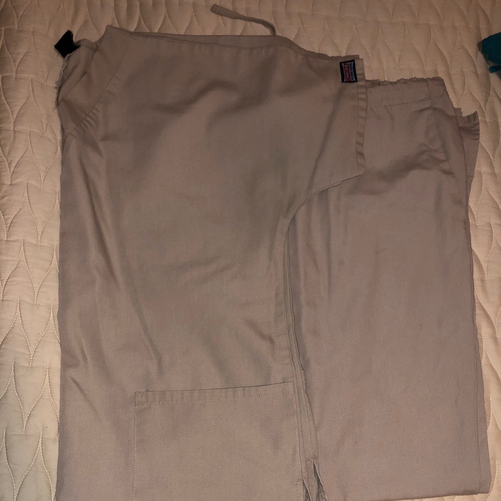 Cherokee Scrub Set